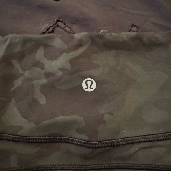 Lululemon shorts - Picture 3 of 4